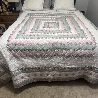 Queen Full Vintage Quilt trip Around The World, Sage, Green, Dusty Pink Flowers