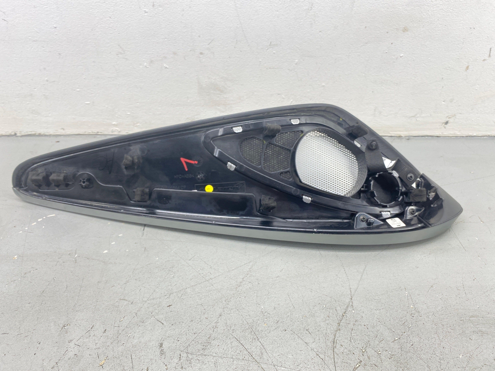 2020-2023 MCLAREN GT FRONT LEFT DOOR PANEL SPEAKER TRIM BAROLO RED 22NB452GP