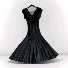 Vintage Authentic 50s Cocktail Lounge Pleated Dress velvet Bugle Beaded neck 