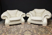 Bella coppia poltrone Chesterfield / Chester club / pelle bianco panna / due / 2