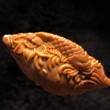 Colgante pez dragón Arowana tallado dentoliva oliva natural chino