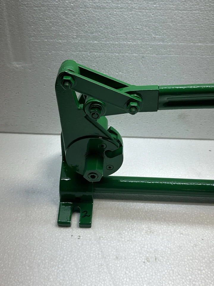 Greenlee 36587 Threaded Rod Cutter - Bench Mount #2 - Image 2 of 4