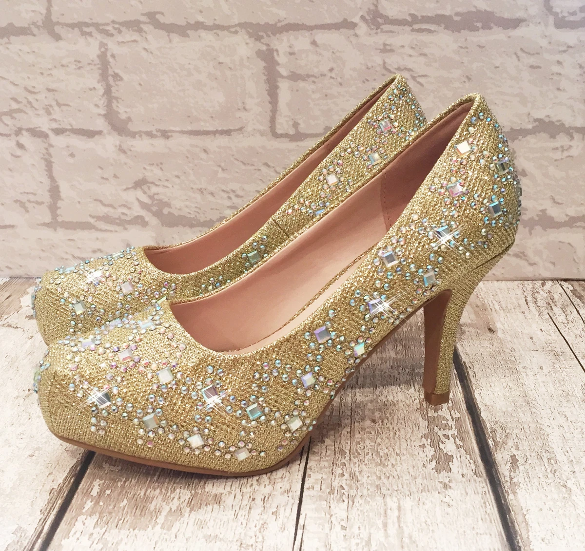 Gold mid heel court deals shoes