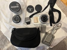 Olympus PEN Lite E-PL7 Mirrorless Camera White Triple Lens Kit Low Shutter