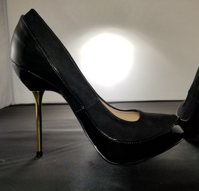 black pumps size 6