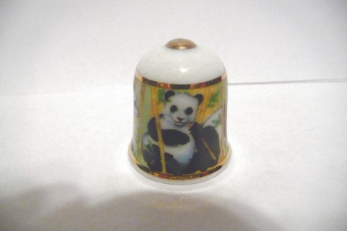 THIMBLE PORCELAIN MARUTOYO JAPAN "PANDA/PANDA FAMILY" TCC 11/91 IOB & COA - Picture 2 of 9
