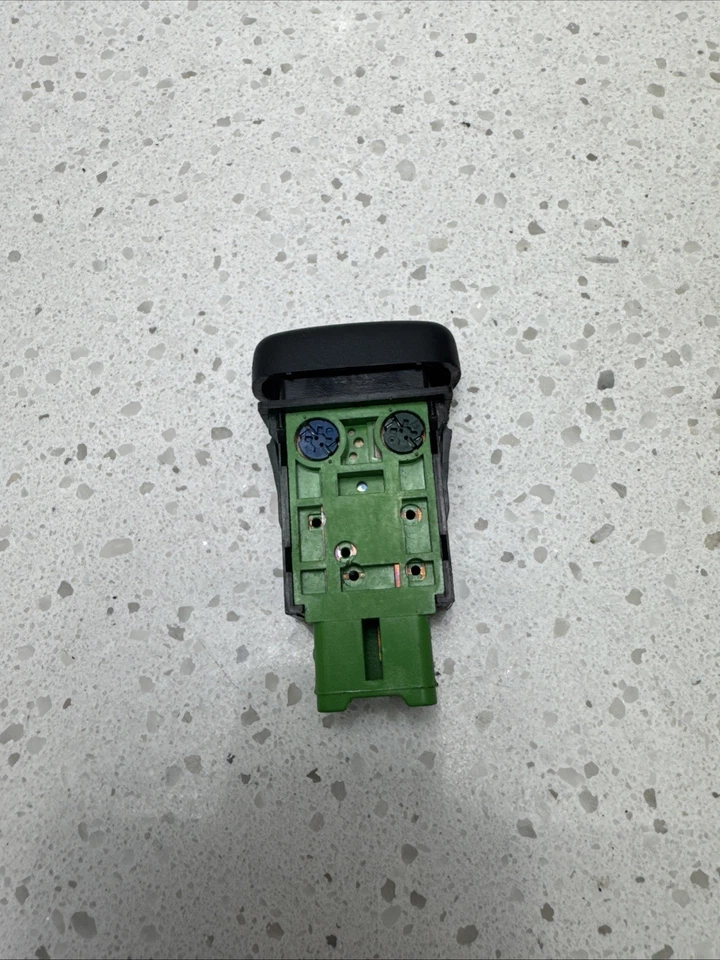 Interruptor de descongelación trasero 1999 2000 2001 2002 2003 2004 Chevrolet Tracker B464-19 Foto 4 de 4