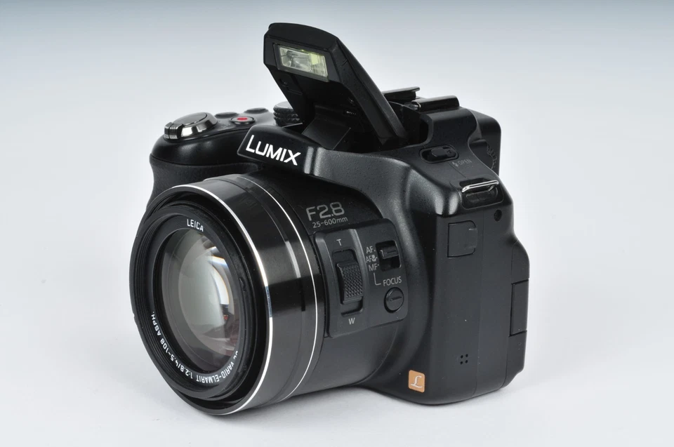 Cámara puente digital Panasonic Lumix DMC-FZ200 Full HD Foto 4 de 4