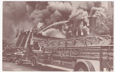 1971 Philadelphia PA Postkarte 7 Alarm Fabrik Feuer Naudain Lok Leiter Bartosz