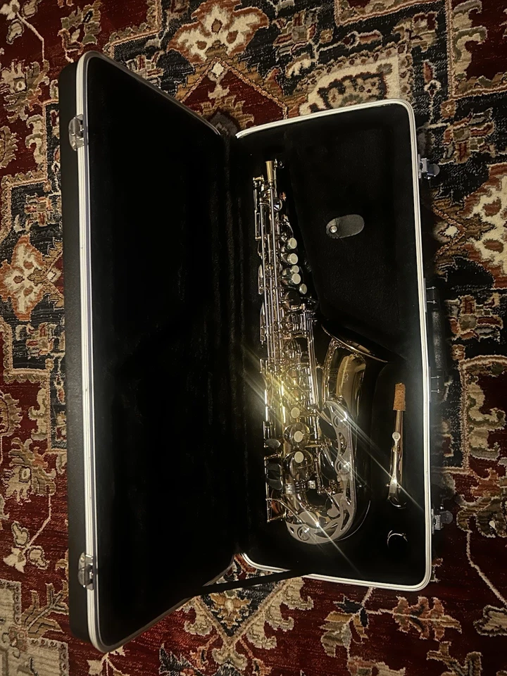 Bundy Alto Saxophone with Hard Case - Image 2 of 4
