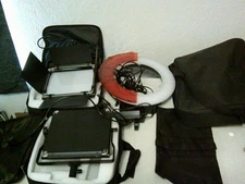 Two Neewer NL660 1 kshioe ring light w 5 Stands