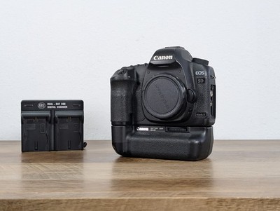 Canon 5D Mark II w/ Battery Grip 