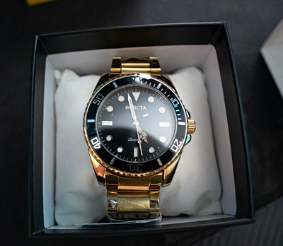 Invicta Pro Diver Vitreos Men s Quartz 42mm Black Dial Gold Bracelet Watch