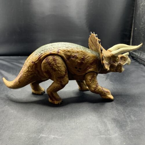JURASSIC PARK III RE-AK A-TAK TRICERATOPS DINOSAUR FIGURE HASBRO 2000 - Picture 3 of 6