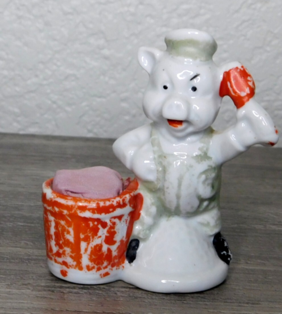 Vintage Disney 3 Little Pigs Porcelain Pin Cushion ~ 1940s🐷🐷🐷