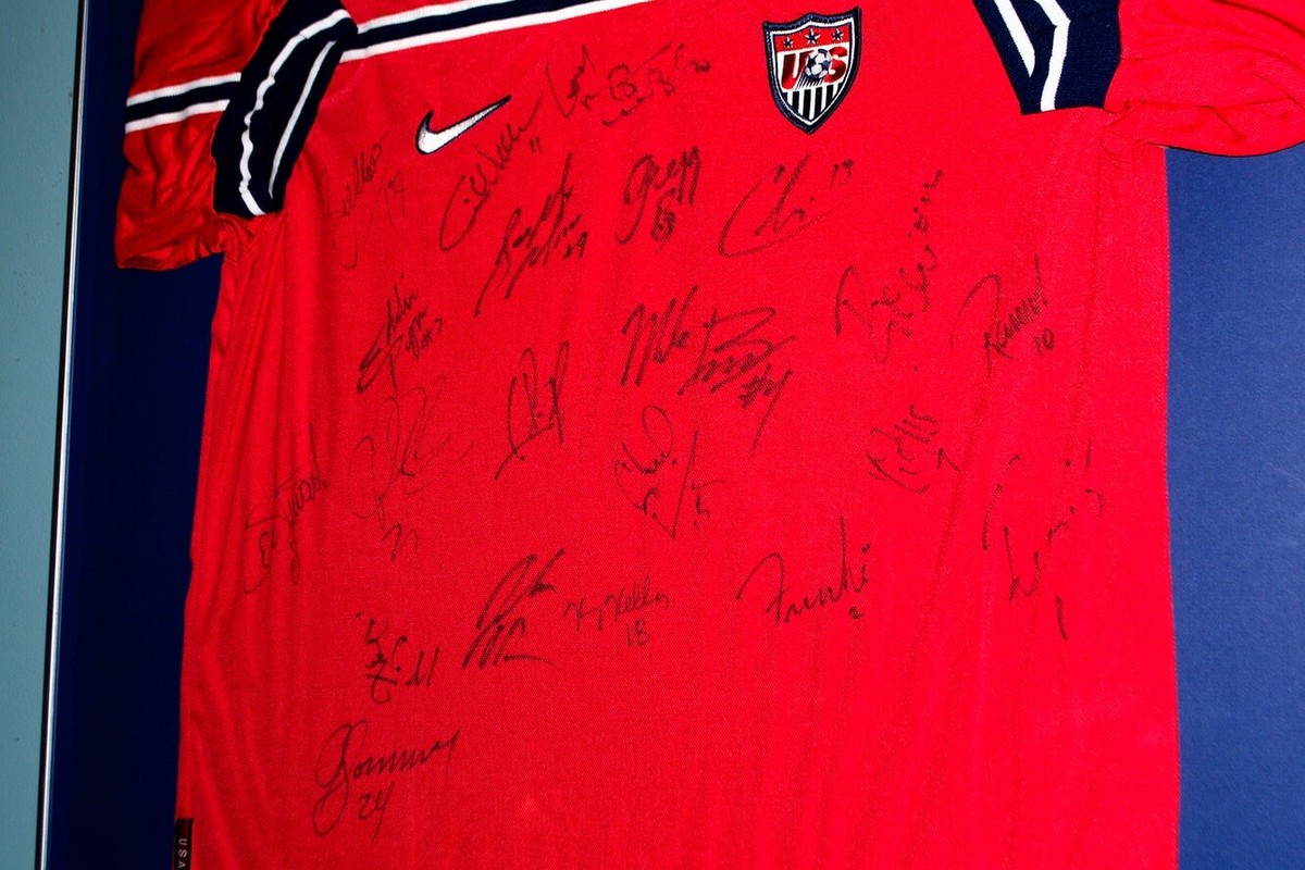 US MEN World Cup Team Signed Jersey JSA COA Framed Full Team