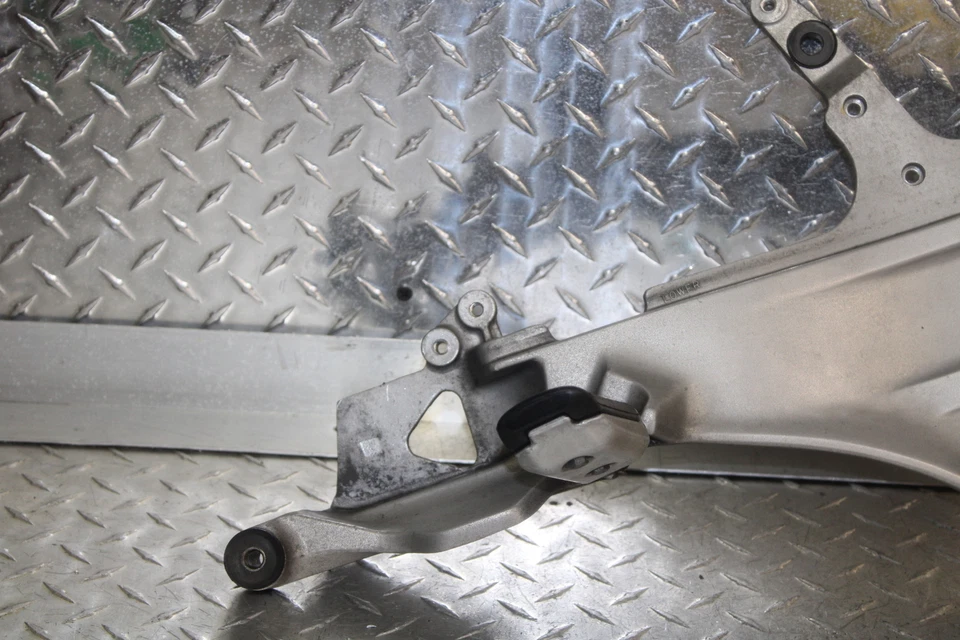 Honda ST1100 1995 reposapiés delantero derecho clavija paso Foto 4 de 4