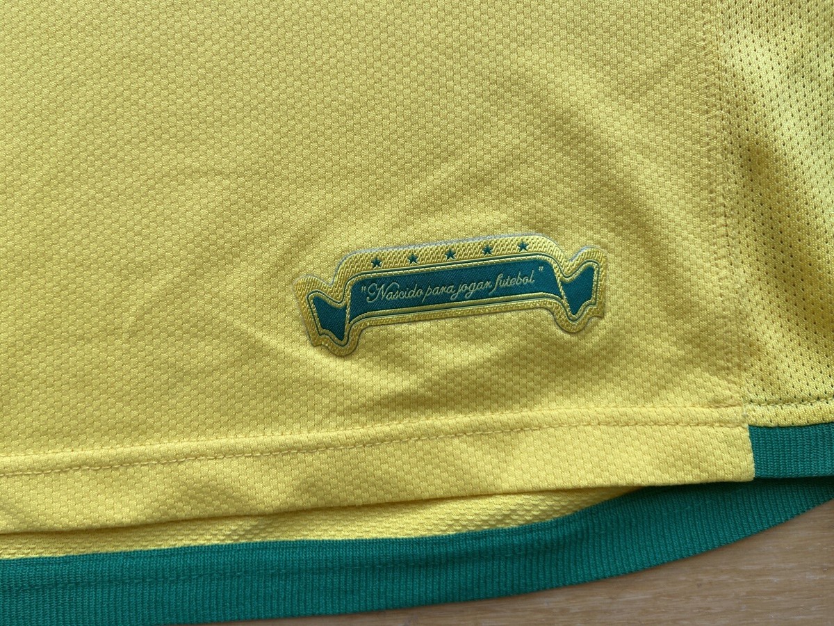 BRAZIL 2006 2008 HOME FOOTBALL SHIRT SOCCER JERSEY NIKE BRAZIL 2006 2008 HOME FOOTBALL SHIRT SOCCER JERSEY NIKE