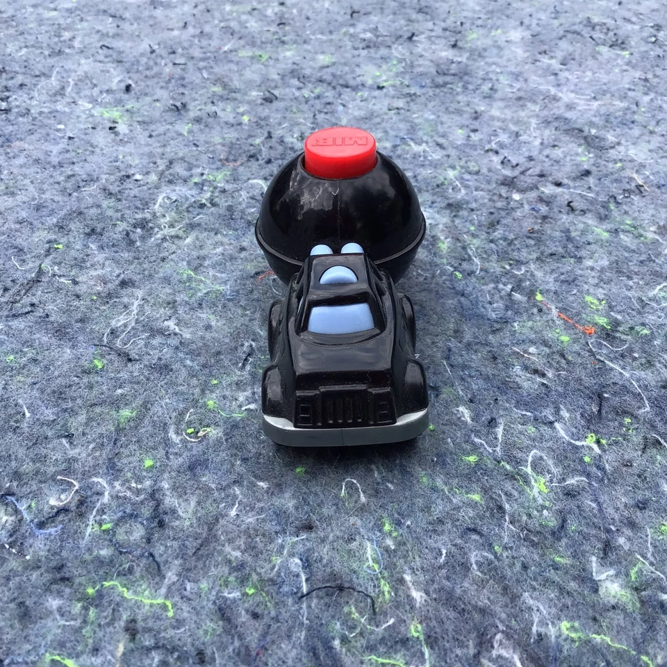 Vint 1998 Burger King Toy Men in Black Buster Purple Alien W/ Toy Car + Launcher - Image 4 of 4