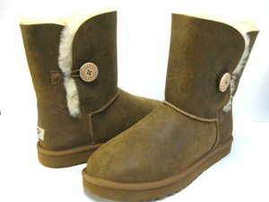 ugg bailey button 11