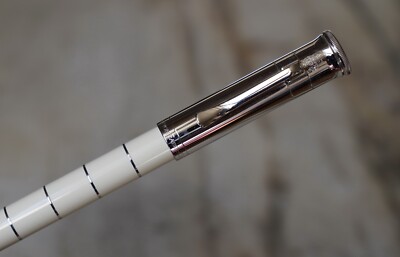 Stylo Bille/roller Graf Von Faber-Castell Occasion - Modèle Prestige En Résine Ivoire Et Chrome, Anneau Décoratif