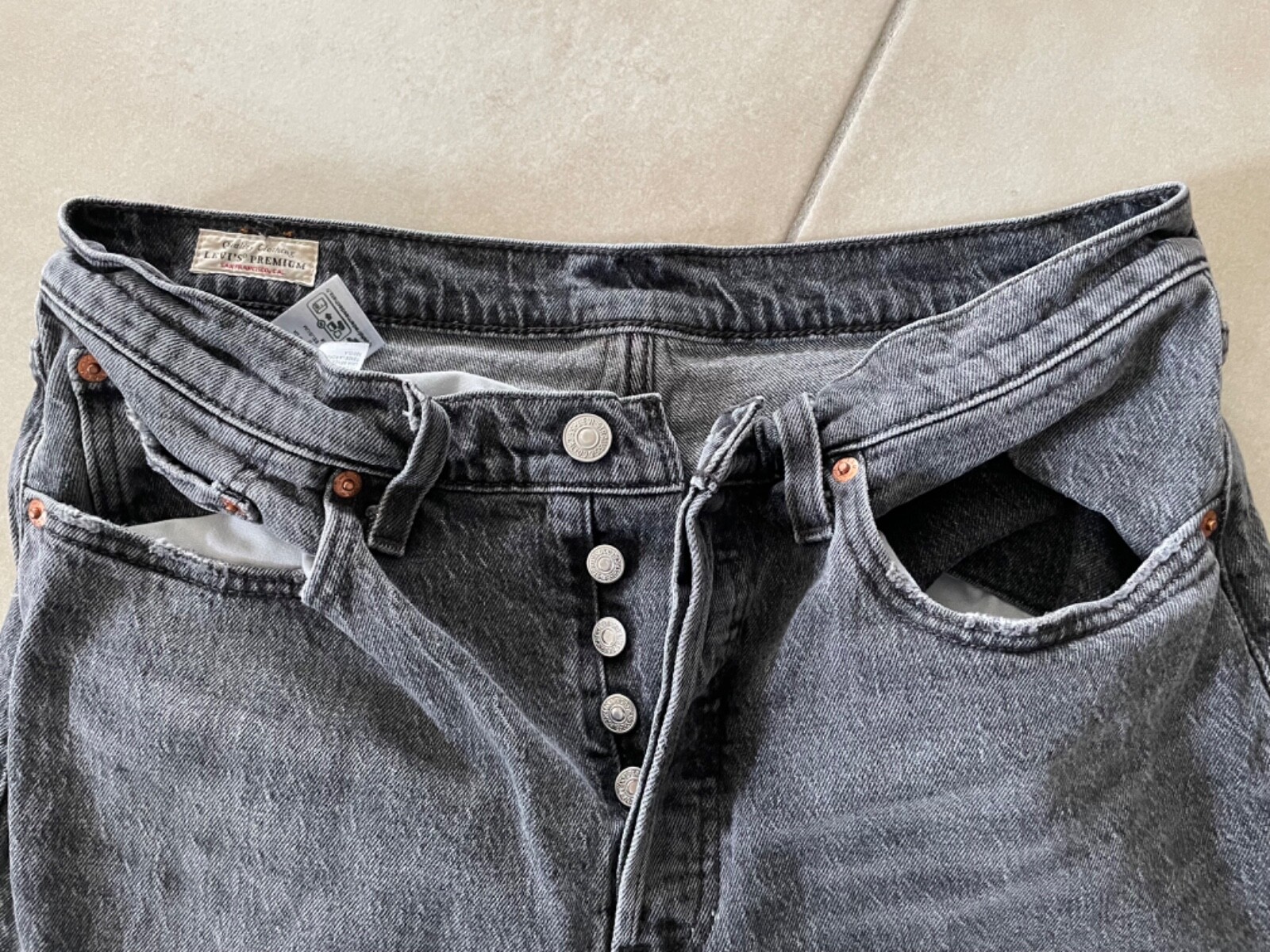 Jean Levi's 501 Regular Noir Avec Patch Cuir - Taille W34/L30, Occasion Très Bon état