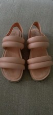 Koolaburra UGG Women's Sandals Sz 9