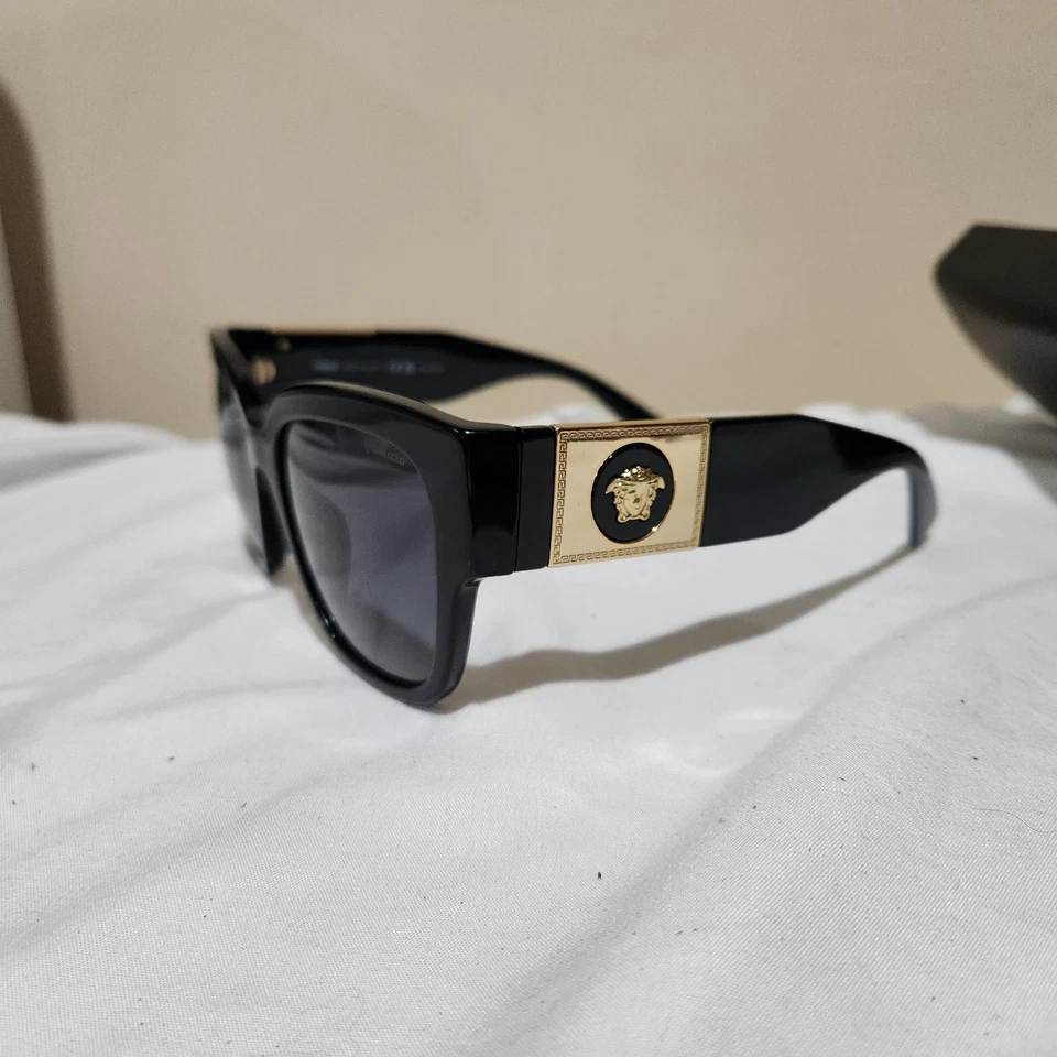 Versace Sunglasses 4437-U GB1/T3 54-20 140 3P Black Frame W/ Case - Image 4 of 4