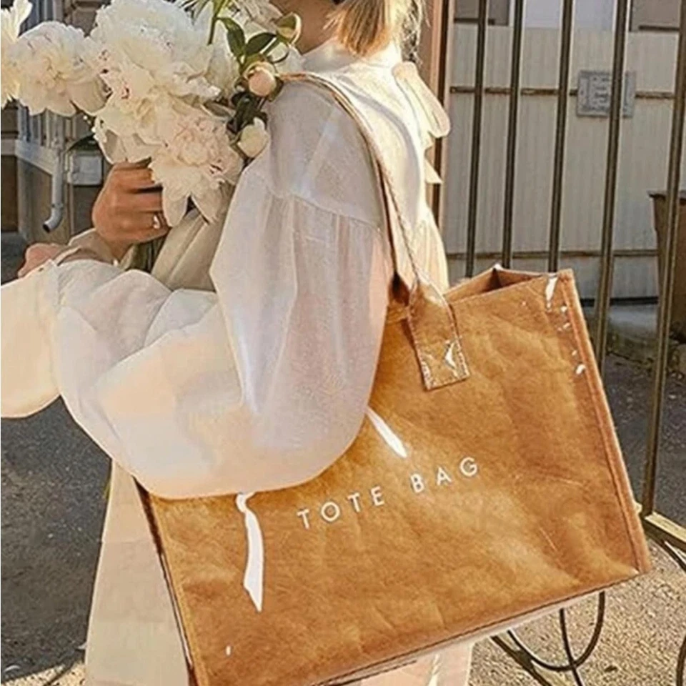 Bolso de Mano Anthropologie Grande Marrón Estampado de Letras Shopper Foto 3 de 4