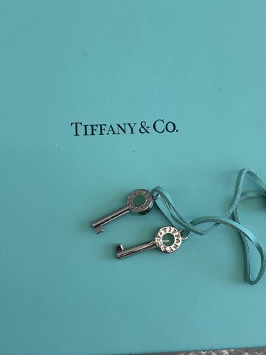 Authentic TIFFANY & CO Poker Chip Card Set Leather Lock Box Home Decor - Picture 7 of 7