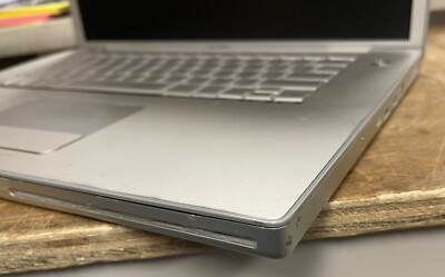 Apple MacBook Pro 15-inch March 2006 1.83GHz Intel Core Duo