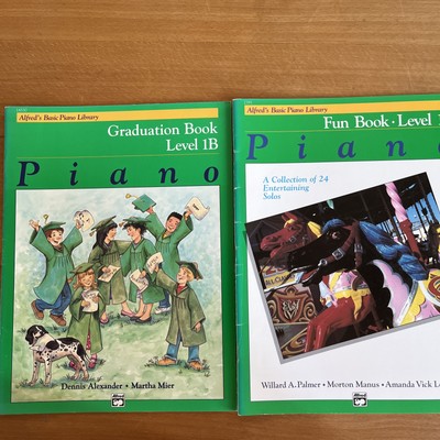 Alfred's Basic Piano Level  1B,Fun Book + Graduation Book zusammen, neu