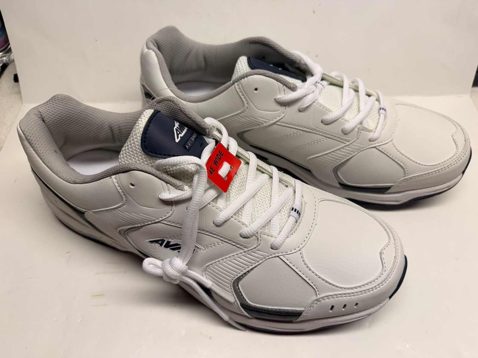 AVIA MEN'S AVI-TANGENT WHITE SUBMARINE 4E WIDE WIDTH WALKING