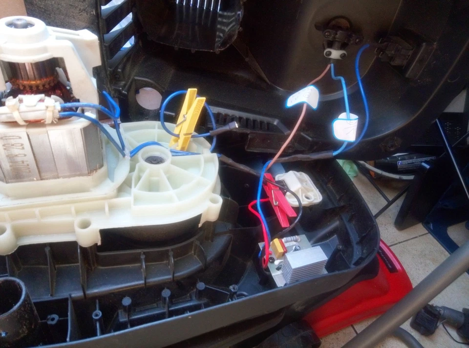 Gartenhäcksler Elektro (geringe Nutzung), Einhell GC-KS 2540 2000W Asthäcksler - Bild 2 von 4