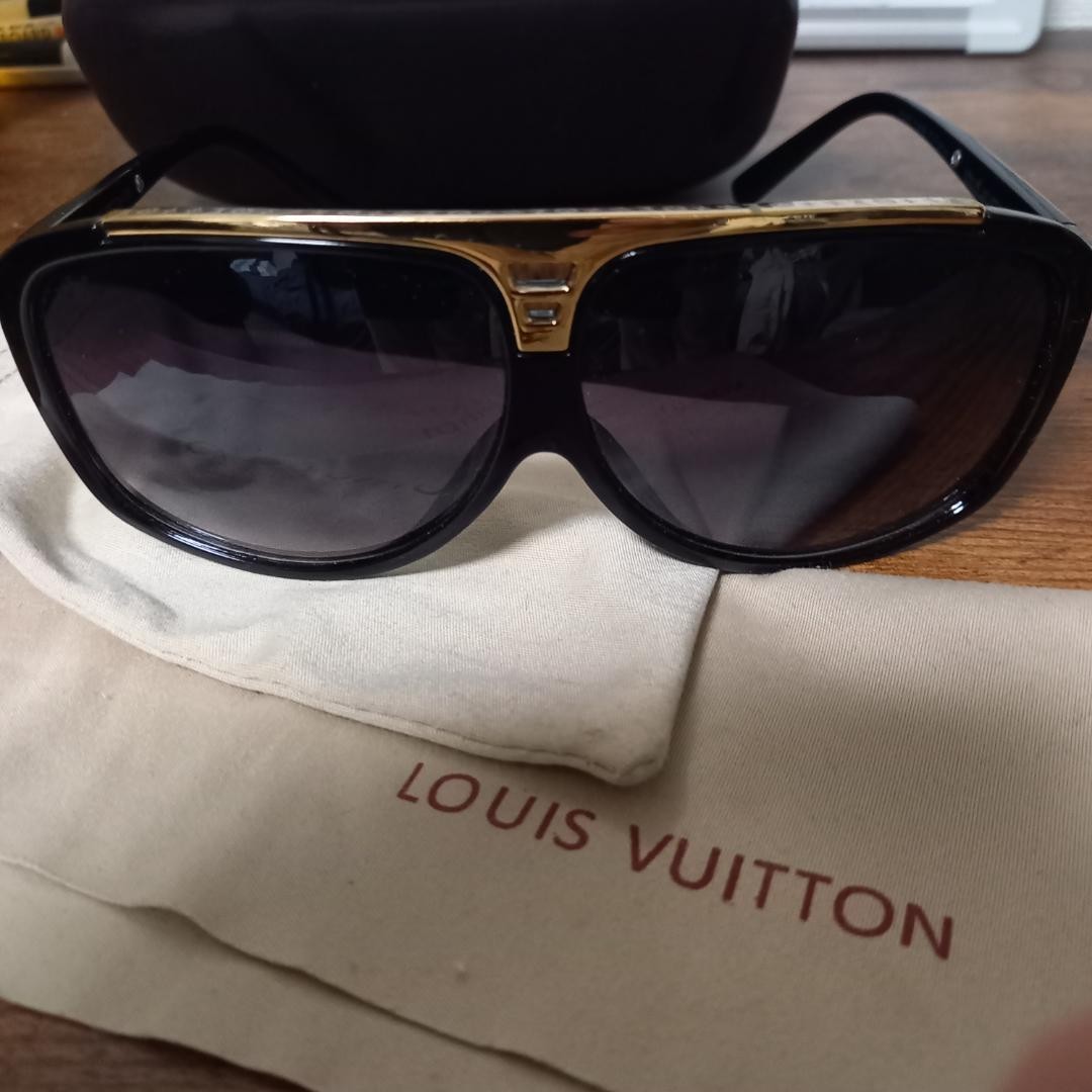 Louis Vuitton Evidence Sunglasses Z0350W Black Frame with Gold