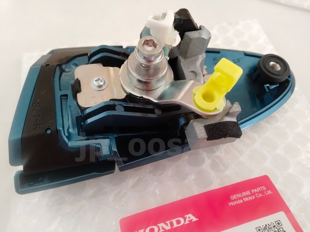 Honda Genuine OEM Right Front Door Handle *BG57P* Turquoise 72141