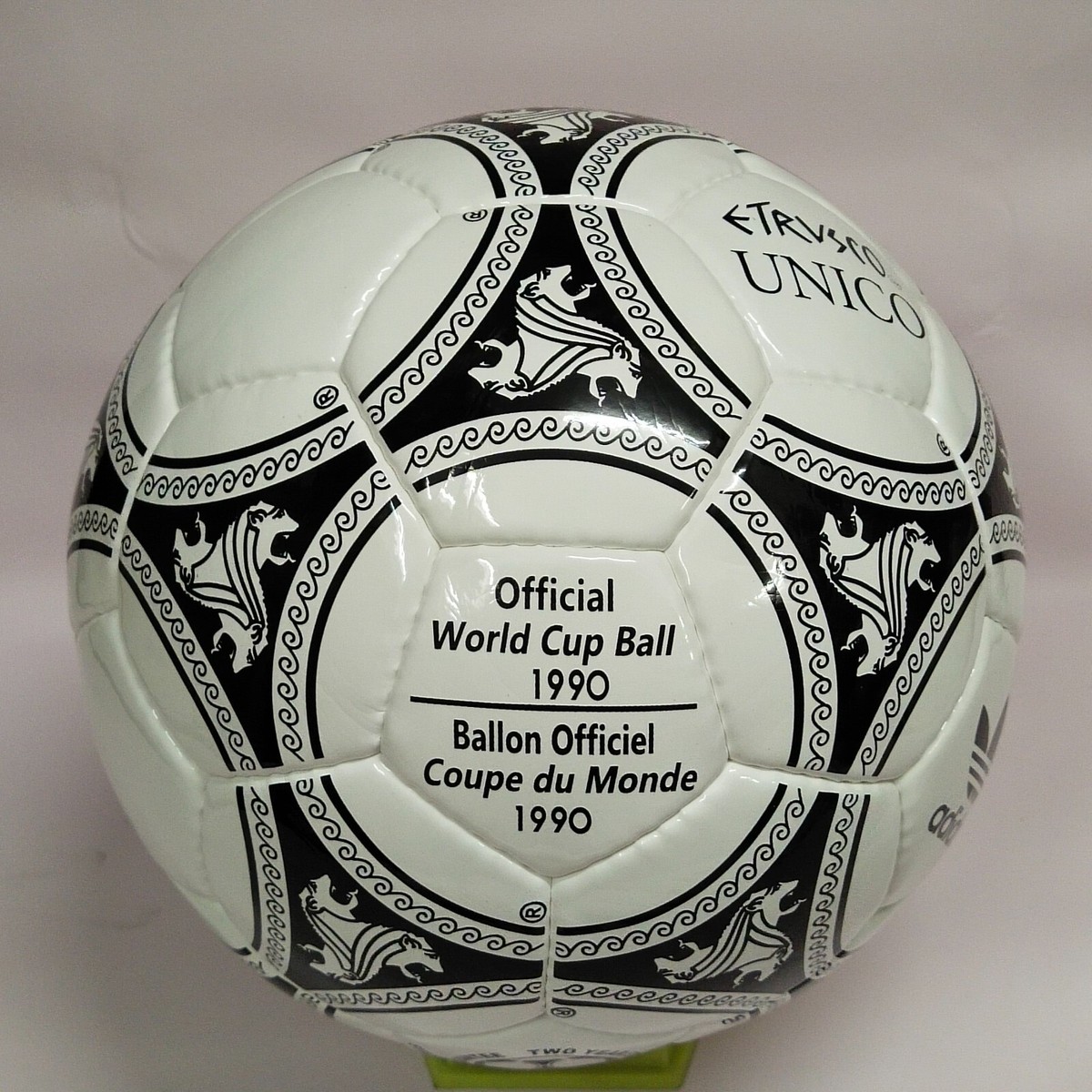 Adidas Etrvsco Unico 1990 FIFA World Cup Vintage Soccer Ball