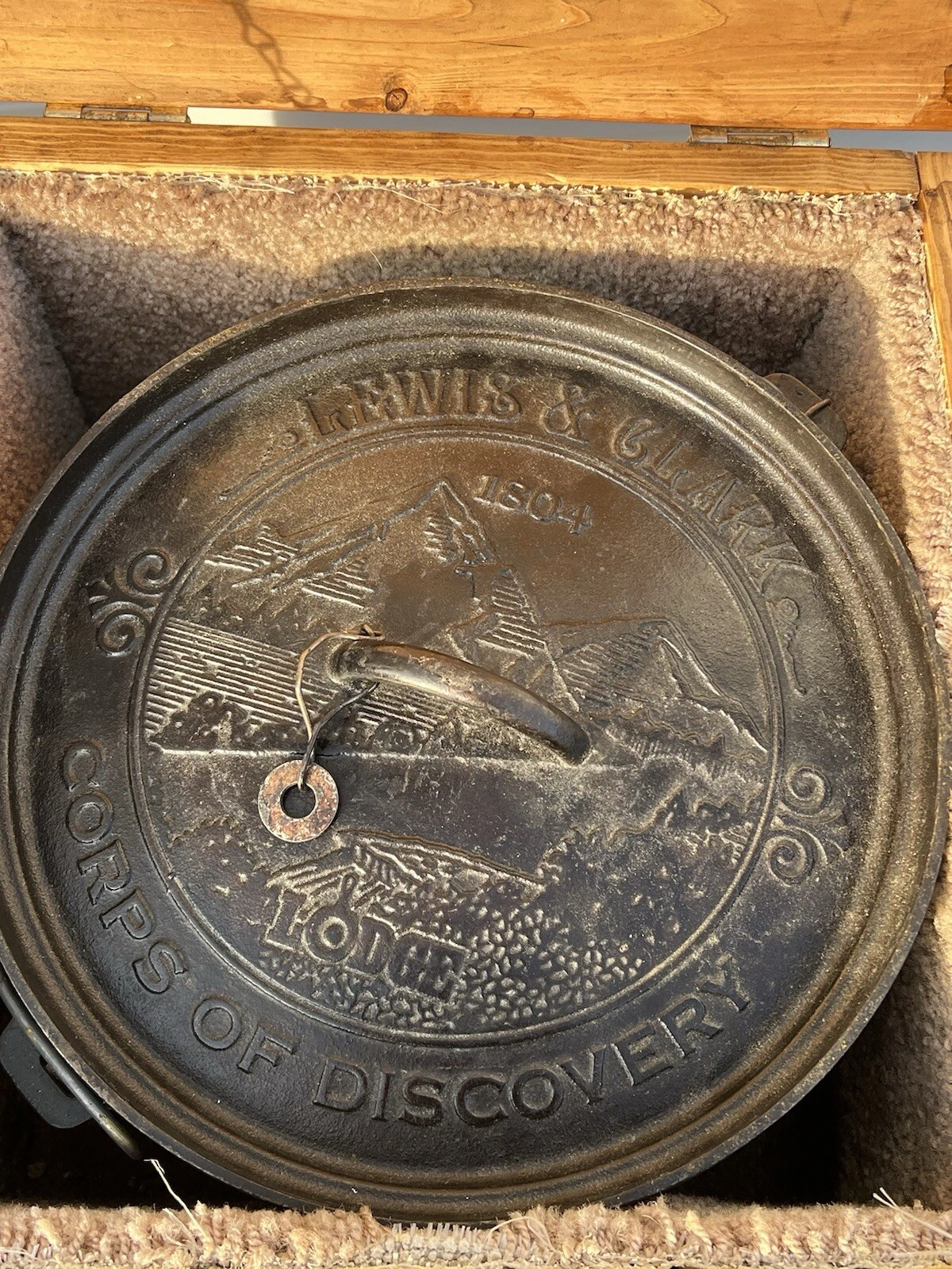 Vintage Lewis and Clark 12" Cast Iron Dutch Lodge Corp Of Discovery & Custom Box