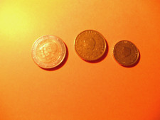 Moneta 1 x 2 euro Olanda ancora Beatrice + 50 centesimi + 10 centesimi circolata in buone condizioni.