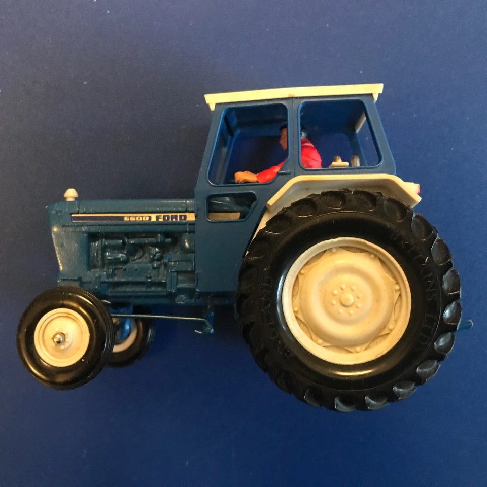Vintage Britains Farm - Ford 6600 Tractor, 9524, 1976. - Image 2 of 4