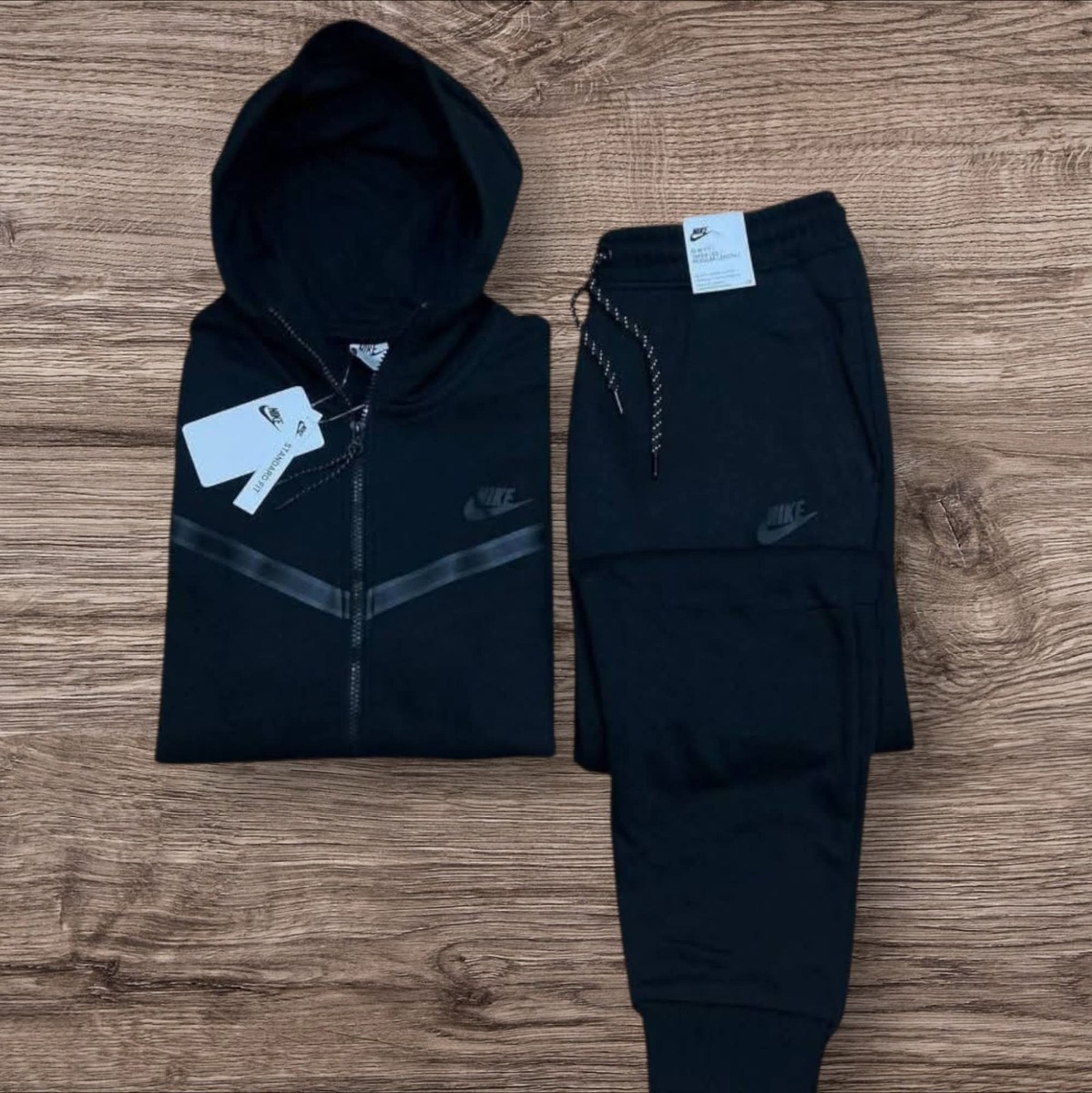 nike tech fleece standard fit