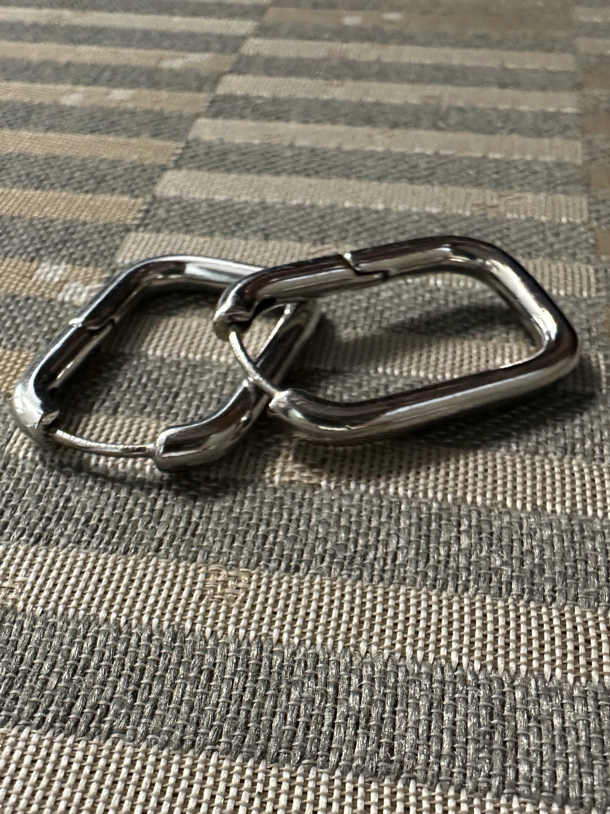 Minimalist Sterling Silver Rectangular Hoop Earri… - image 4