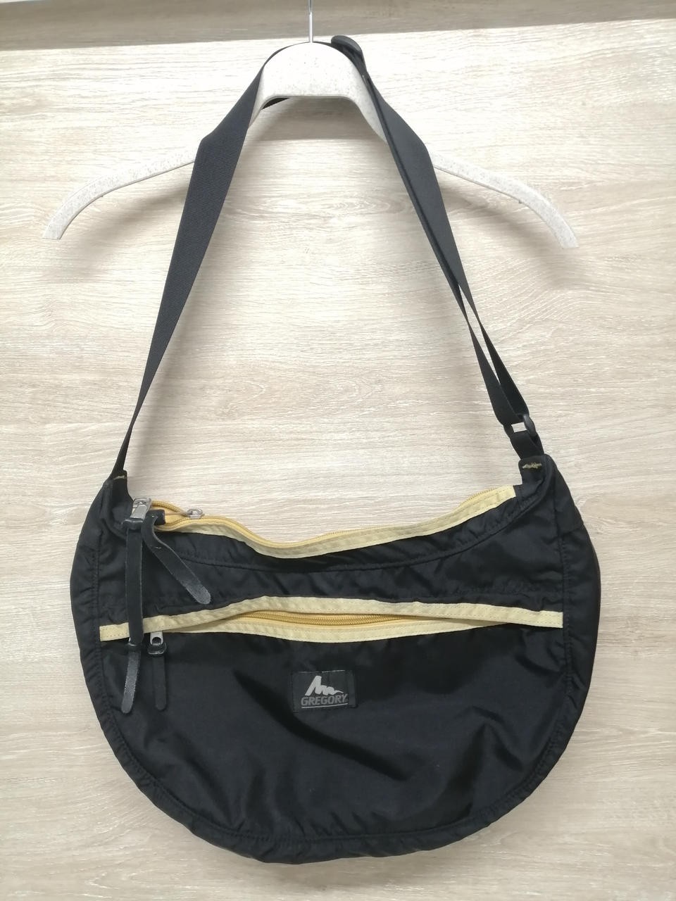 Gregory Blk/Thread Shoulder Bag - image 1