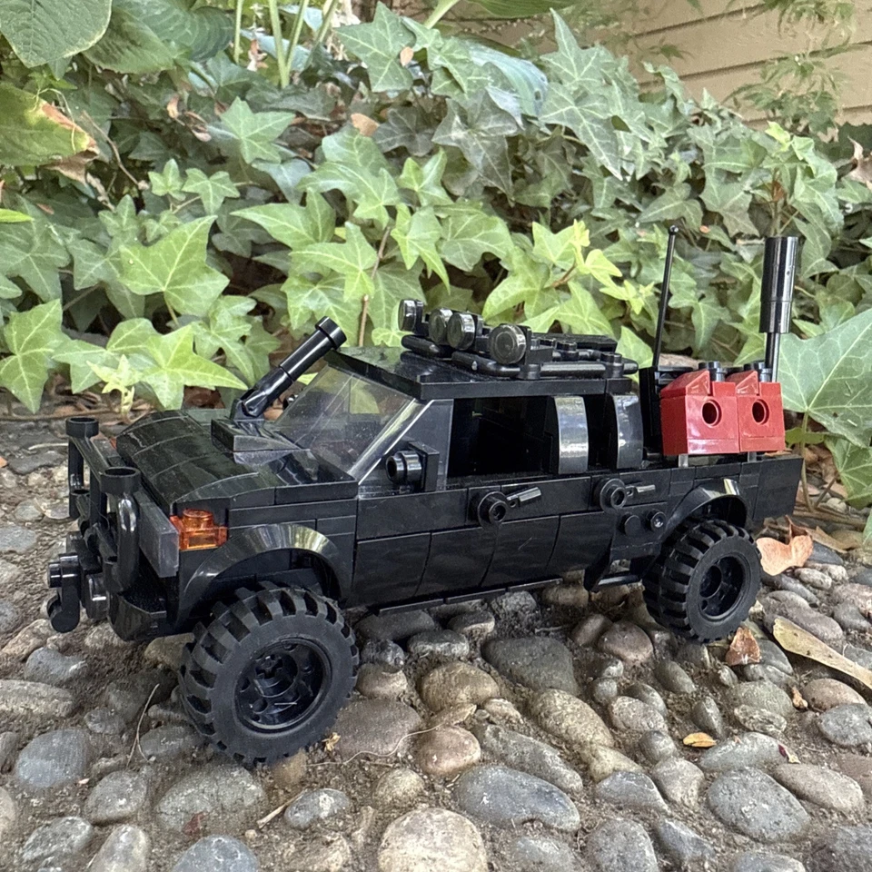 Technical Chevy Toyota Baja Hilux Building Blocks Off-Road 4x4 Truck Prerunner - Image 2 of 4