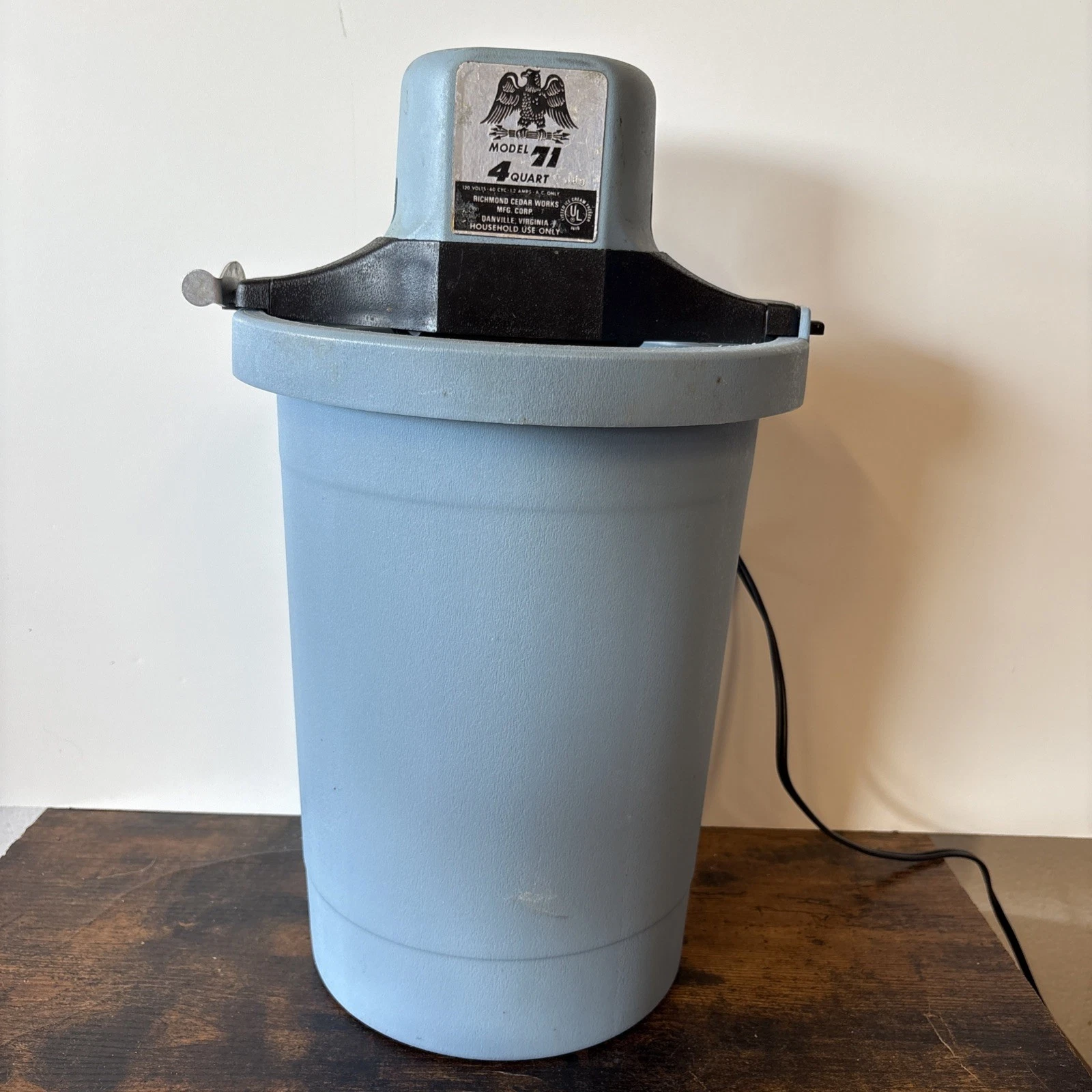 Vintage RCW Model 71 4 Quart Electric Ice Cream Maker - Richmond Cedar Works