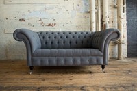 Designer 2 Sitzer Textil Sofas Couchen Chesterfield Ledersofa Couch Polster Grau