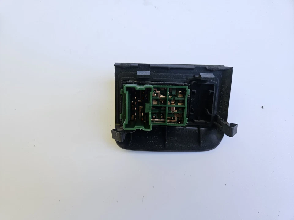 Infiniti I30 2000-2001 control de espejo retrovisor con bisel Foto 2 de 3