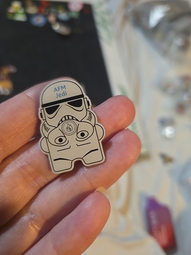 LIT2 AFM Arkansas Jedi Stormtrooper Star Wara Emaille Peccy Mitarbeiter Pin weiß