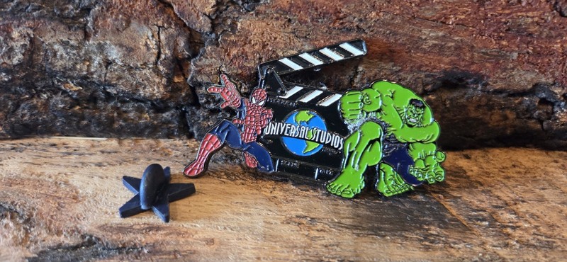 EXCLUSIVE UNIVERSAL STUDIOS MARVEL SPIDER-MAN & HULK PIN