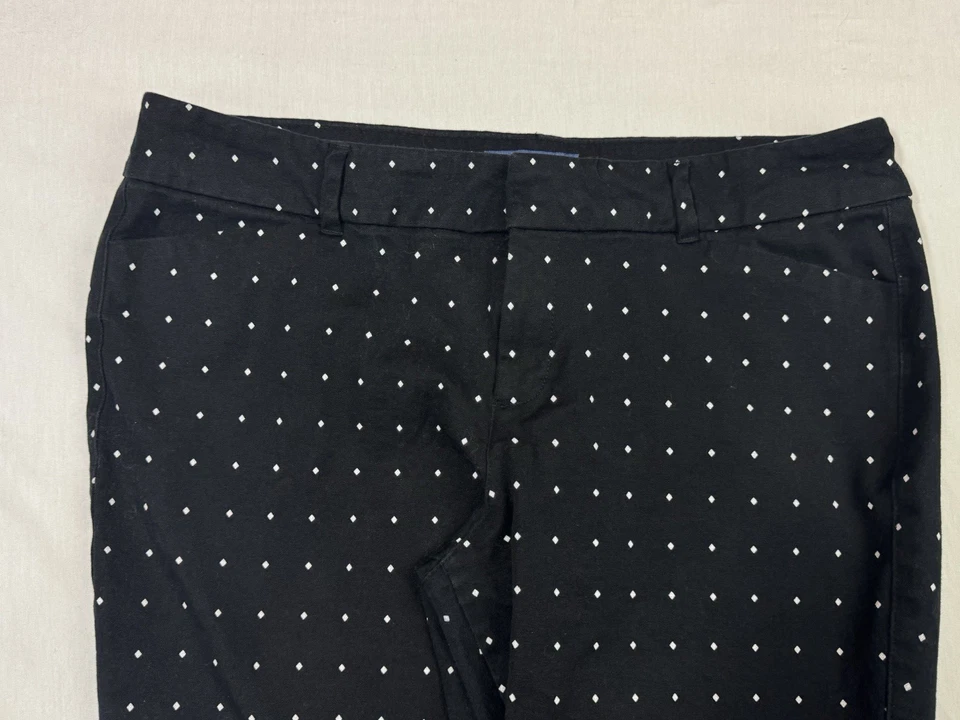 Calça Pixie Feminina Cintura Média Estampa Diamante Preto e Branco Old Navy Tamanho 12 Reg - Imagem 3 de 4